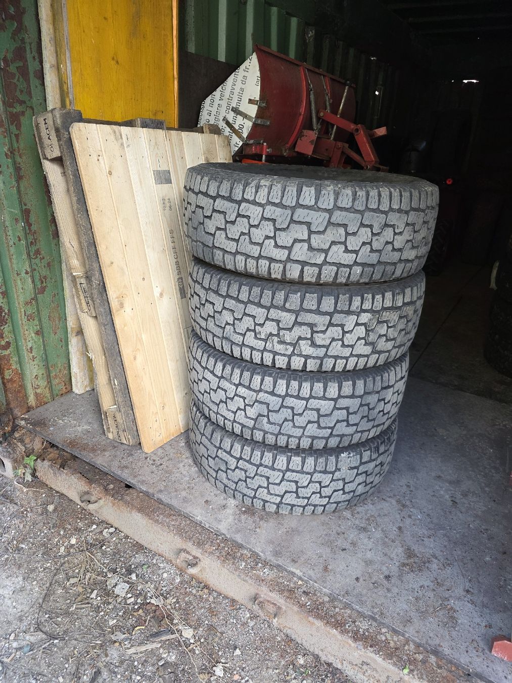 Altro in Scrittura & Disegno: Pirelli scorpion a/t plus 285 70 r17 – Usato da Osogna venduto da Met97