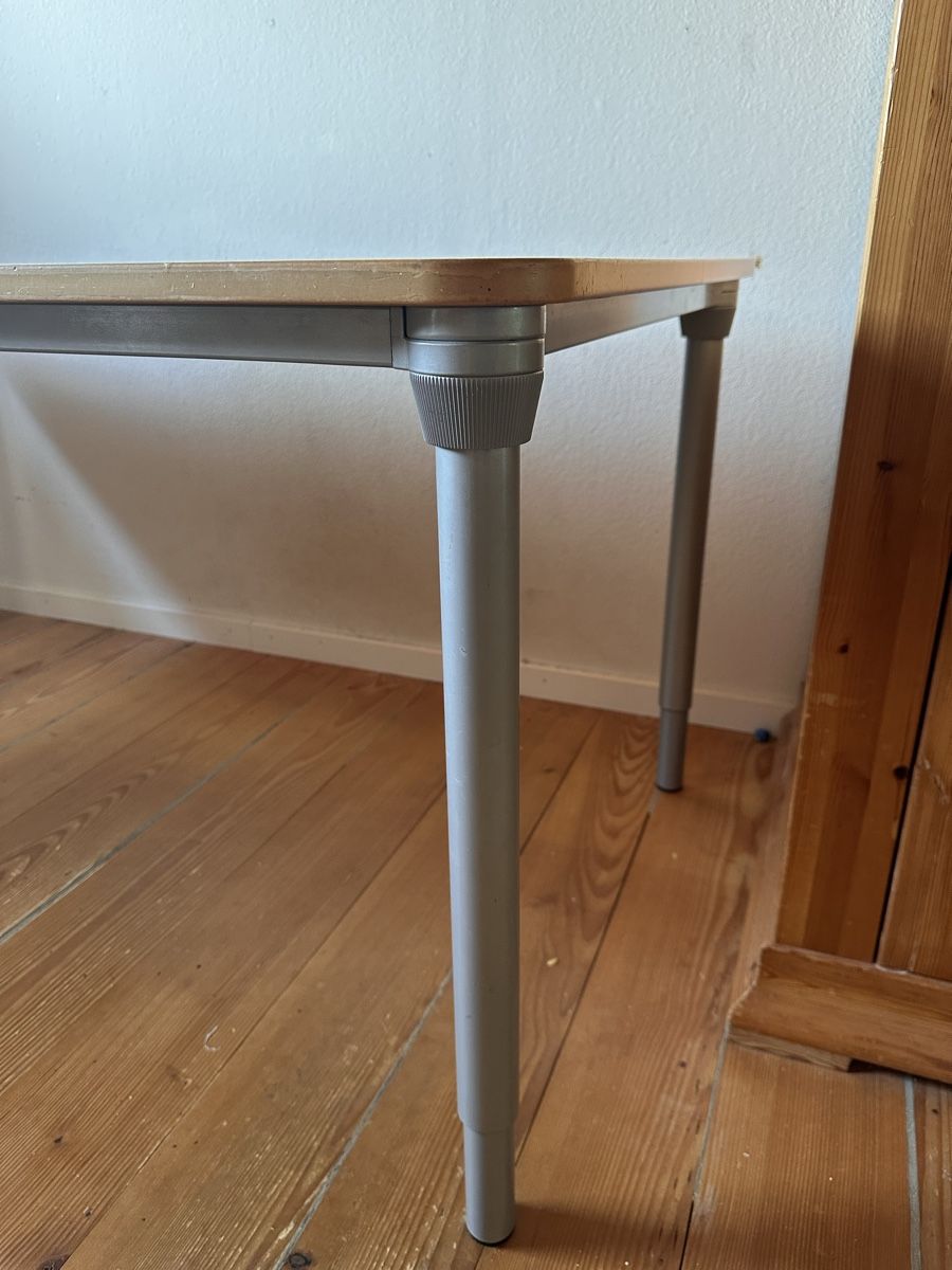 Tables: Tisch – D'occasion à Winterthur par Levi2016 1