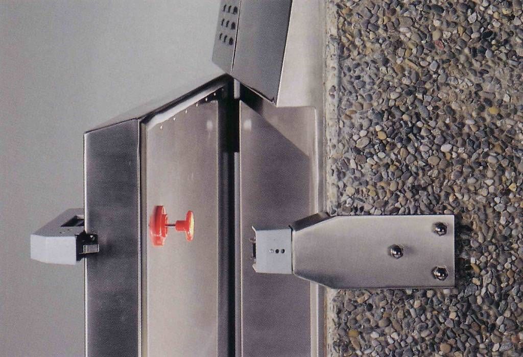 Kühlschrank: Kühlzelle - Beton & Edelstahl – Gebraucht aus Hefenhofen von LieberherrAG 1
