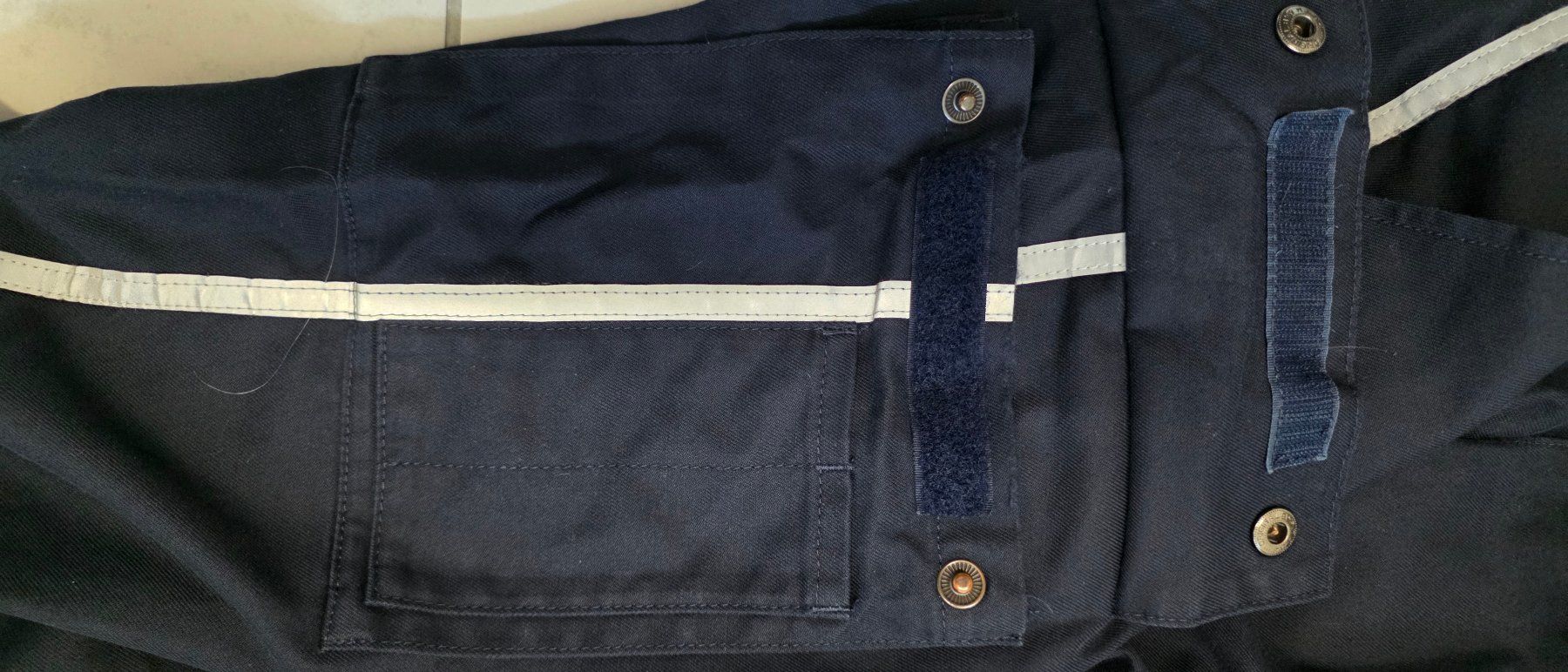 Uniformes: Uniformhose Kantonspolizei – D'occasion à Aarburg par Se20 3