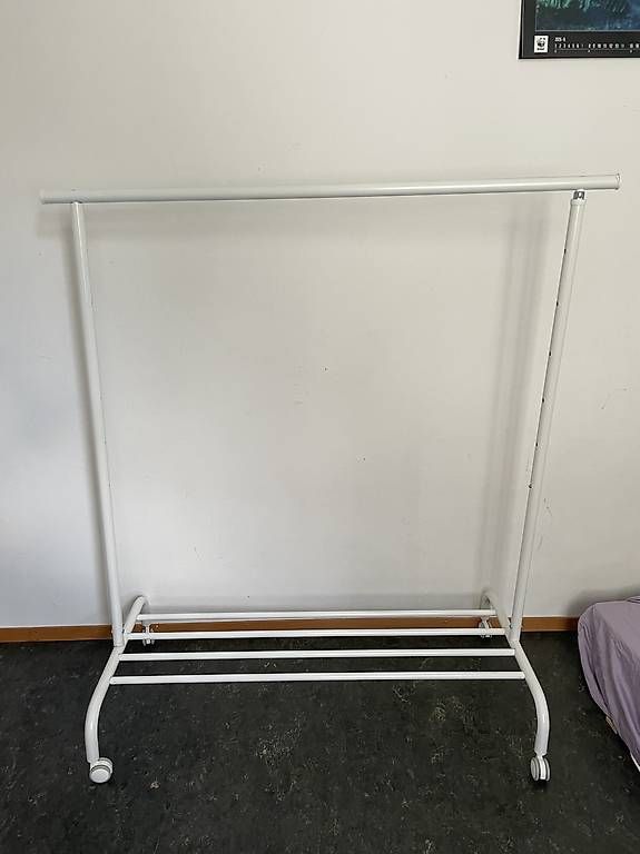 Ikea Porte manteau: Kleiderstange – D'occasion à Ittigen par sel_fm7s 1