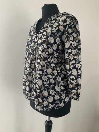 Schicke Bluse mit Blumenmuster