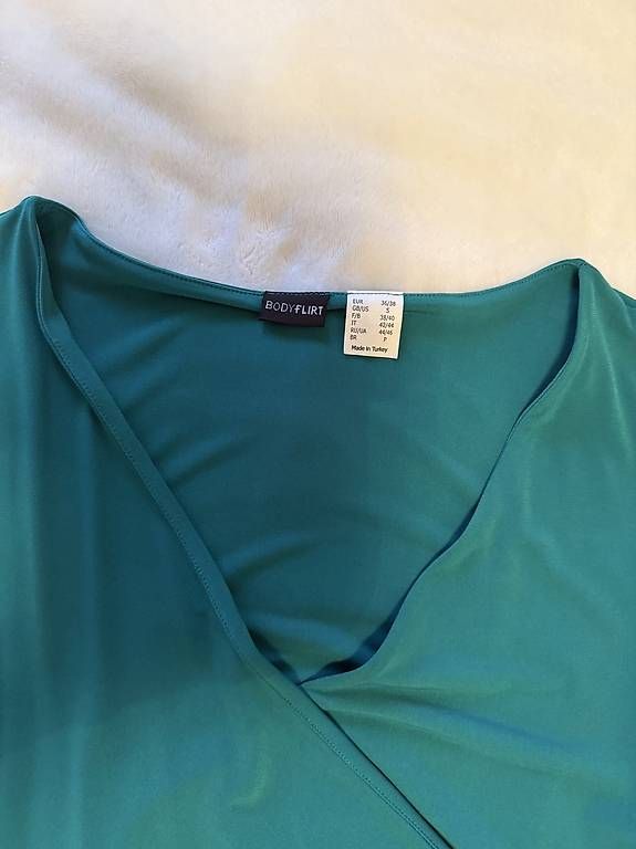 Vestiti: Kleid grün "Bodyflirt" 36/38 – Usato da Füllinsdorf venduto da Rivai 2