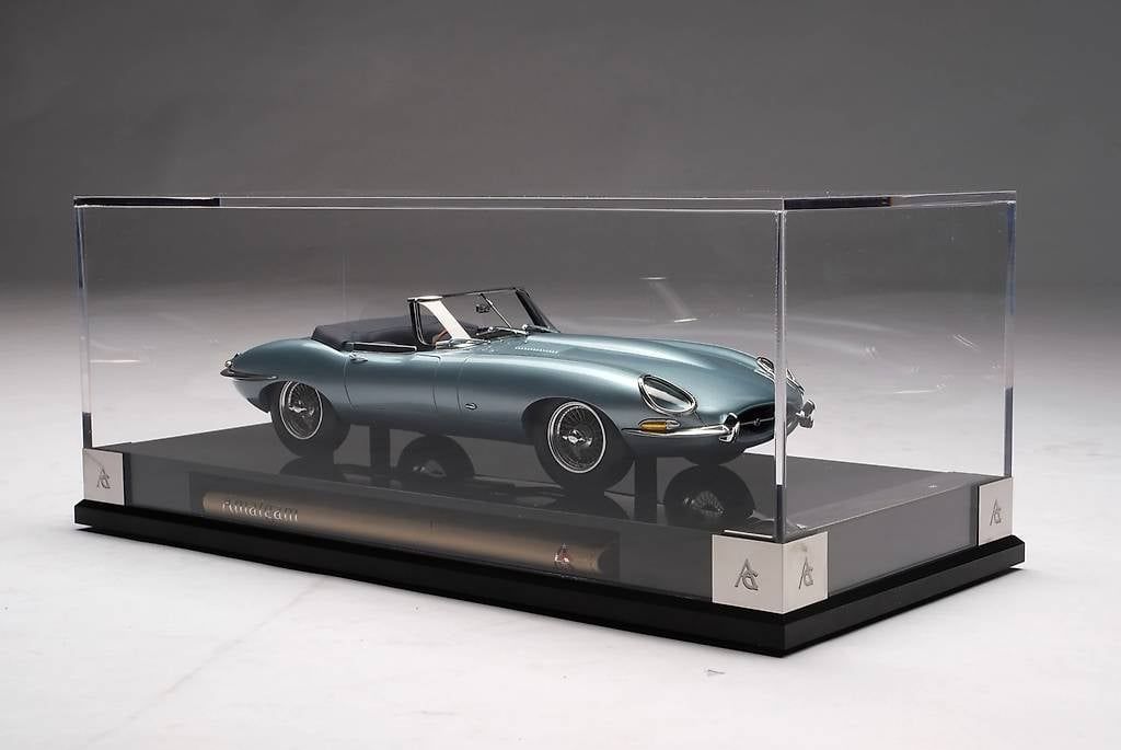 Modellini d'auto: JAGUAR E-TYPE ROADSTER - AMALGAM Collection 1:18 – Nuovo e nell'imballaggio originale da Dietikon venduto da Zueriring