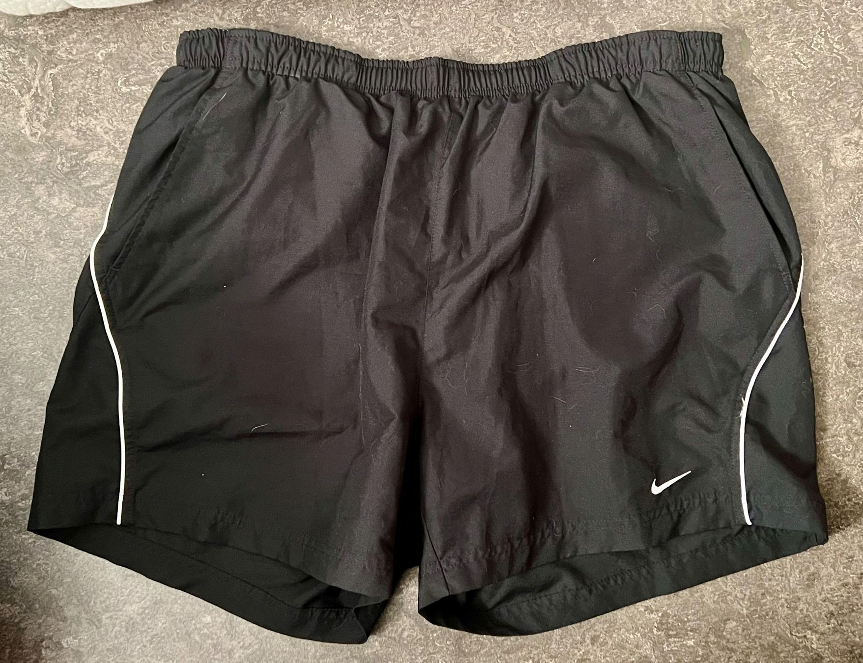 Nike Pantaloni: Nike Badehose Gr XL – Usato da Basel venduto da Winniepuuh