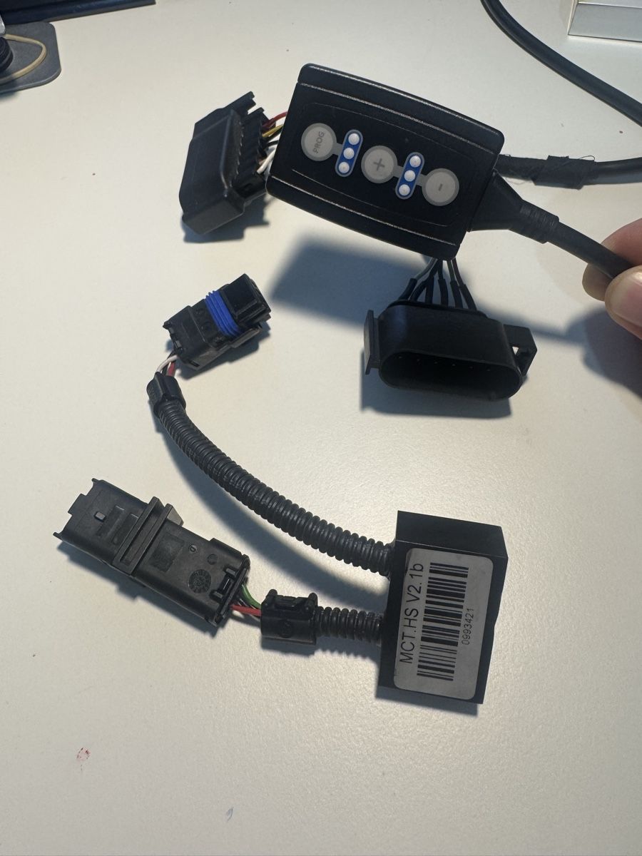 Ford Tutti pezzi di ricambio auto: Chiptuning Plus Pedalbox Tuning  Ford Galaxy 2.0 TDCI 140 – Usato da Zollikofen venduto da 1fairguy