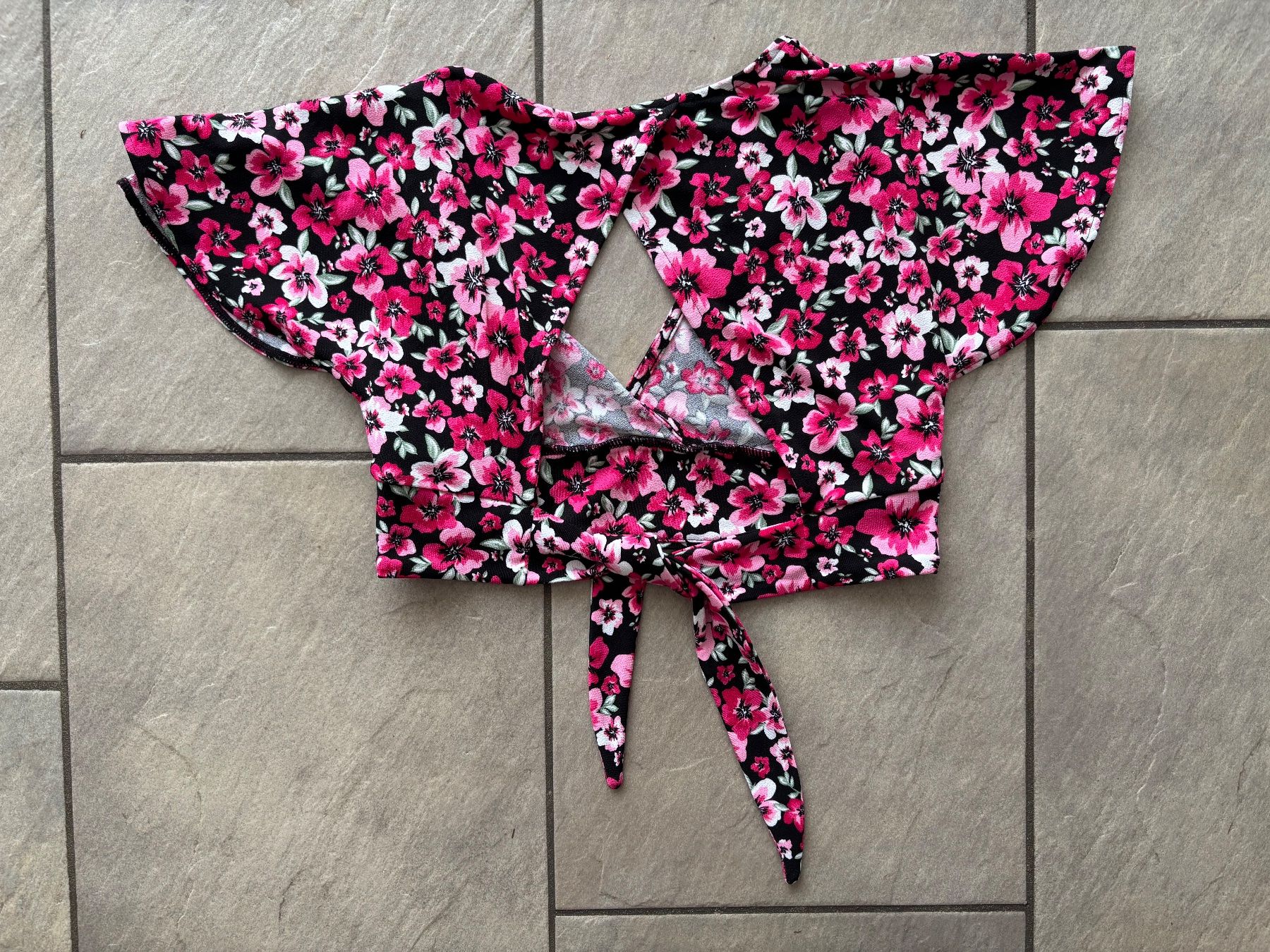 Top: Crop top, hinten Schleife Gr. XS – Usato da Sins venduto da sinserin 1