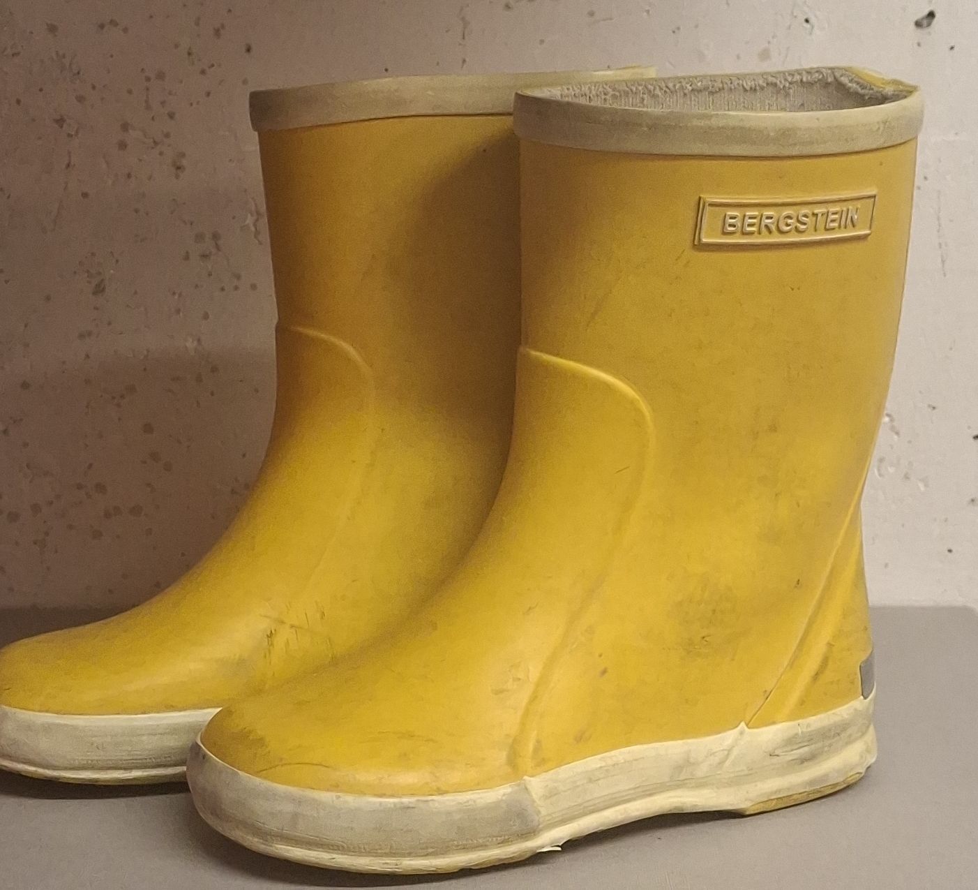 Scarpe per ragazzi: Bergstein Gummistiefel Gelb Gr. 26 – Usato da Allschwil venduto da Tippster