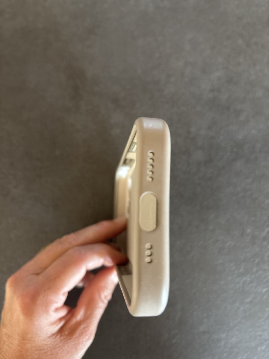 Apple Coques & Protection écran: iPhone 16 Hülle MagSafe original Apple – D'occasion à Pany par stuf3 4