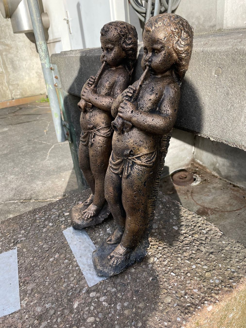 Skulpturen & Statuen: Puten.Relief – Gebraucht aus Forch von ESELSTEIN 2