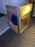 Redbull Kühlschrank mit Glastüre