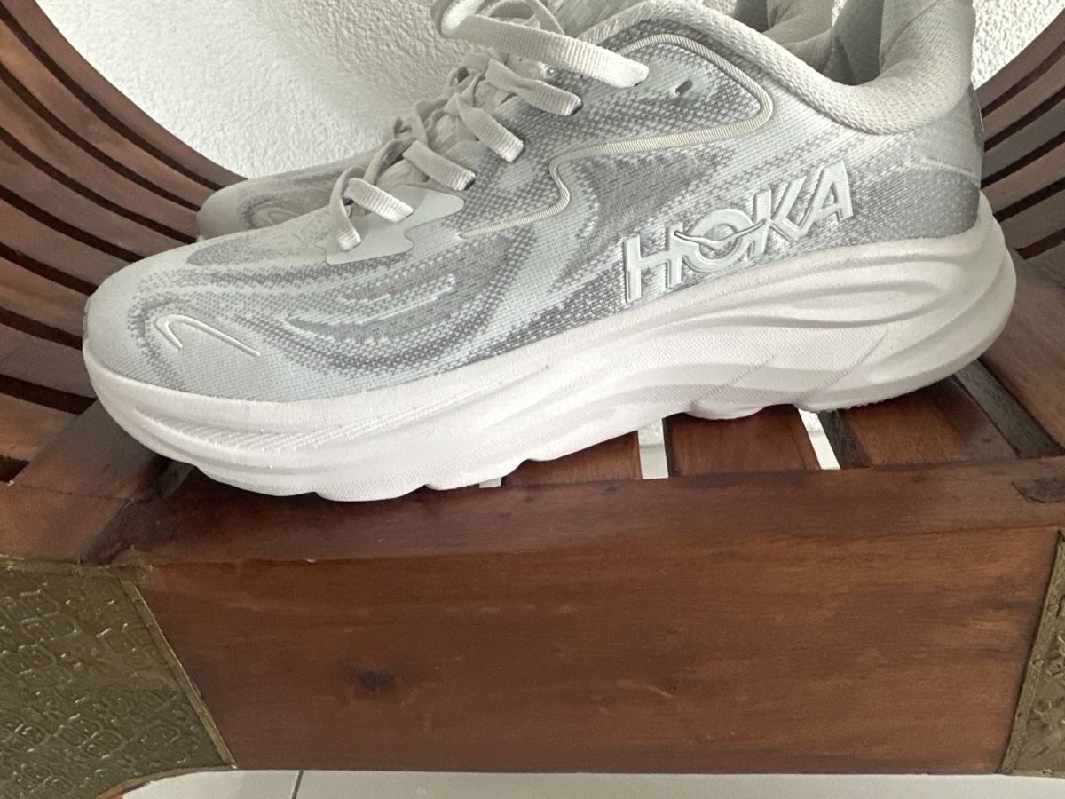 Herrenschuhe: Hoka  – Neu (gemäss Beschreibung) aus Oberägeri von lev_7kc2 2
