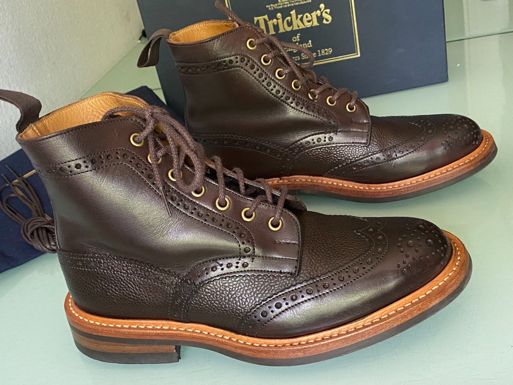 Scarpe da uomo: TRICKER'S Brogue Two Tones Braun Leder Stiefel Boots 40.5 – Usato da Kreuzlingen venduto da kruezbiz
