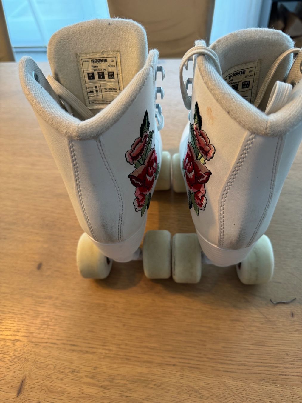 Pattini in linea & Pattini a rotelle: Rollschuhe Gr 35.5 – Usato da Killwangen venduto da Schnitzibitz 1