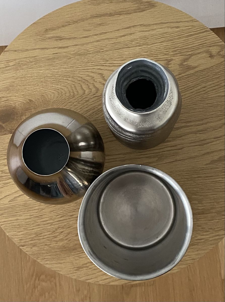 Tutte le decorazioni: 3x Vasen in Silberfarbe  – Usato da Ehrendingen venduto da Uxaxa 5