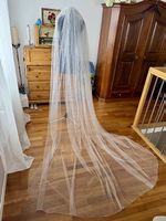 Perlweisser Schleier zum Brautkleid