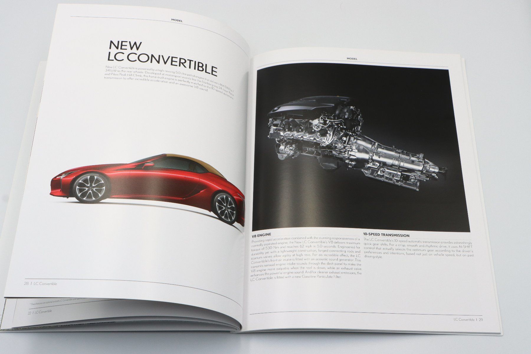 Lexus Documenti: Lexus LC 500 Convertible 2020 Prospekt – Usato da Bühl b.Aarberg venduto da Collectorpassions 6