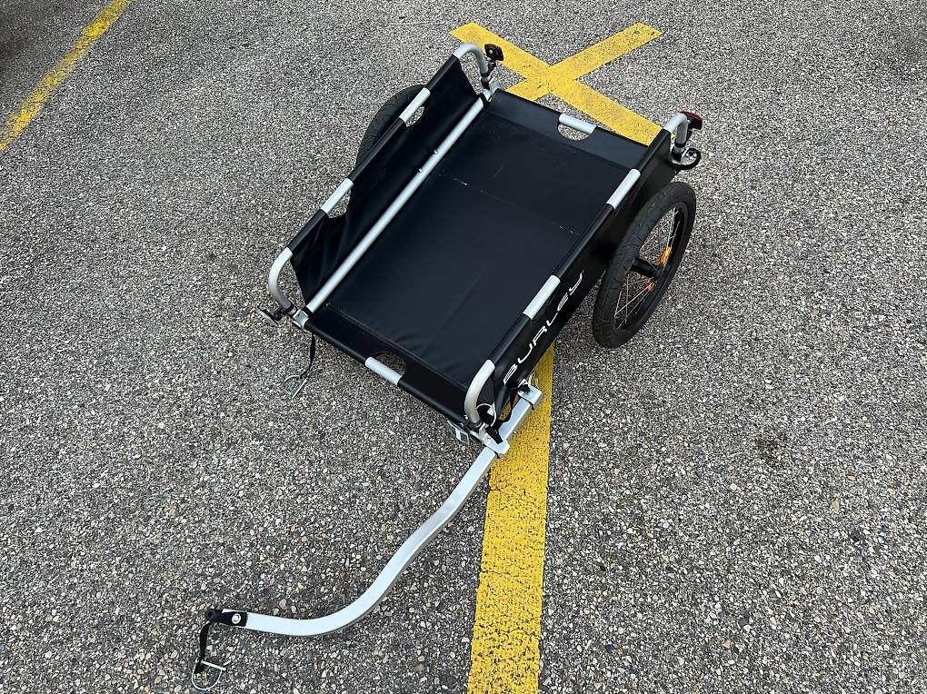 Burley Rimorchi: Remorque Burley pliante (Flatbed) – Usato da Corcelles NE venduto da snic1101 1