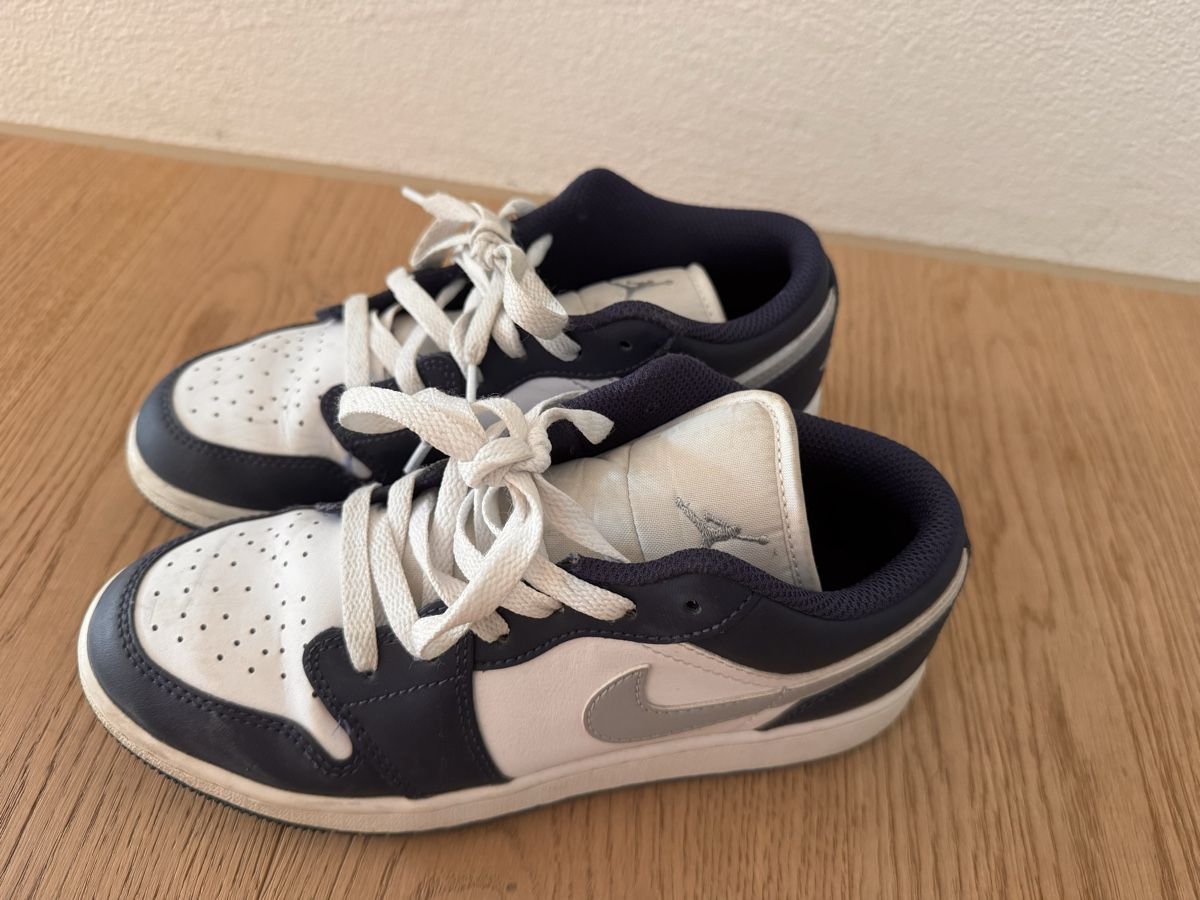 Nike Chaussures garçon: Jordan Gr 36.5 – D'occasion à Hinwil par Jenny_wenger
