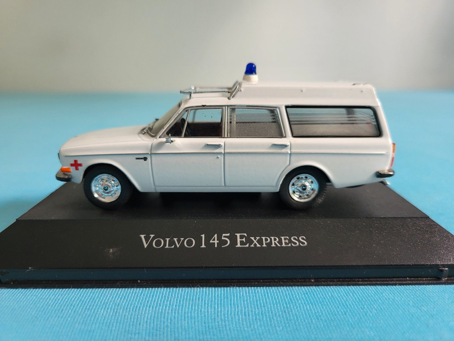 Volvo Modellautos: Volvo 145 Express Red Cross Ambulance – Neu (gemäss Beschreibung) aus Glattbrugg von PhilKrill 1