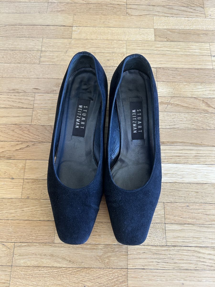 Stuart Weitzman Scarpe da donna: Stuart Weitzman Pumps Wildleder schwarz Grösse 38.5 – Usato da Blonay venduto da lucy20102012