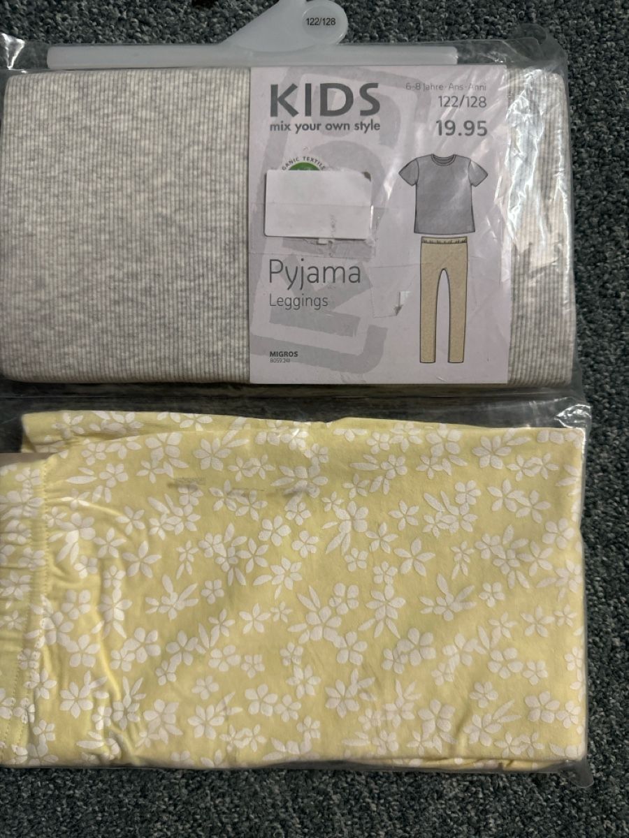Migros Pigiama & Simili: Pyjama Leggings Set Gr 122/128 NEU – Nuovo e nell'imballaggio originale da Baltschieder venduto da YmroBe