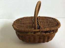 Antikes Puppen Deckelkörbchen