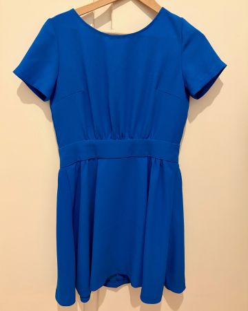 Robe bleue, faite sur mesure, S