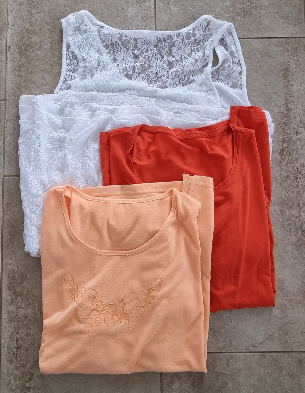 Lots de vêtements: 3x Oberteil gr.46 – D'occasion à Grossdietwil par GNOM313