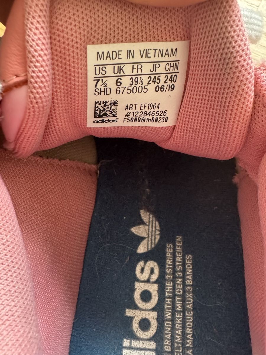 Adidas Scarpe da donna: Lot de deux Adidas Falcon, taille 39 – Usato da Meyrin venduto da mai_pl7s 3
