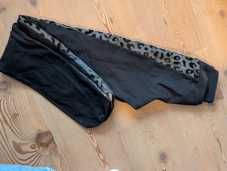 Sagester Eiskunstlauf Hose leo Glitzer schwarz