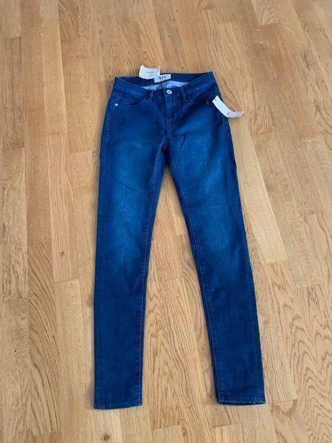 Jeans: Damen Jeans, Gr. 28 / 32 - Neu – Nuovo e nell'imballaggio originale da Beromünster venduto da msklef 9