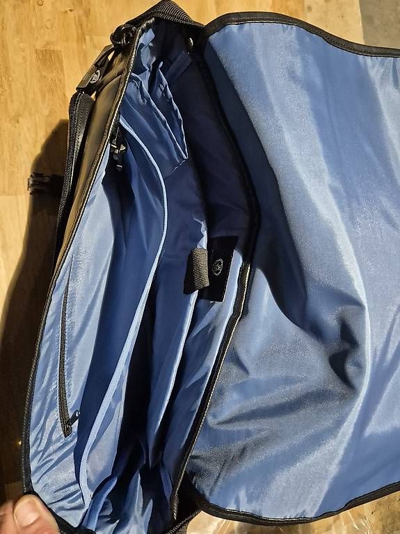 Valigie & Borse: Laptop Tasche Scania Neu – Nuovo e nell'imballaggio originale da Seuzach venduto da rjuc 4