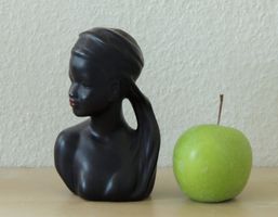 Buste de femme africaine en céramique noire, années 1950