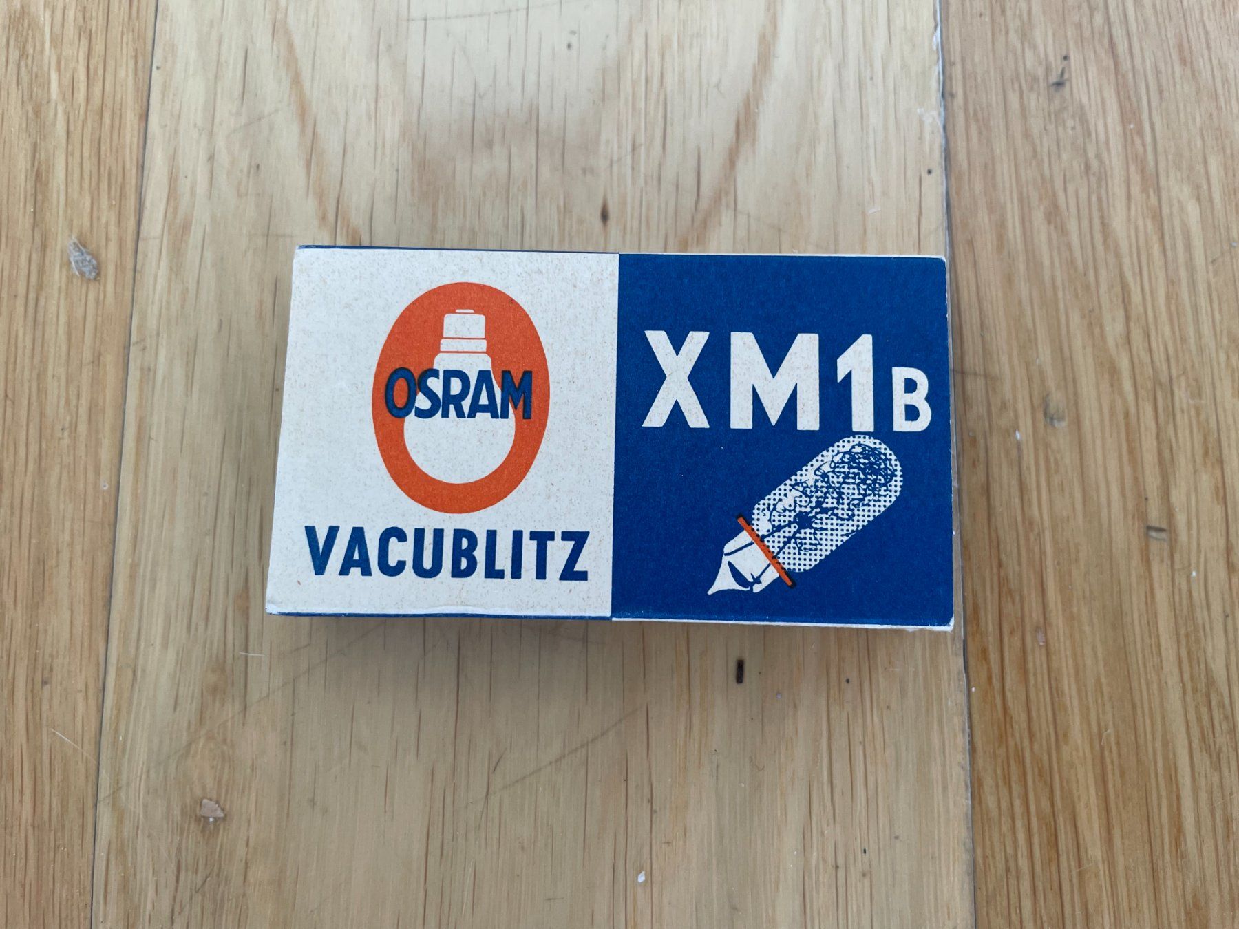 Osram Flash: Boîte de 5 ampoules Flash Osram Vacublitz XM1b – Usato da Petit Lancy venduto da gil_hr6v