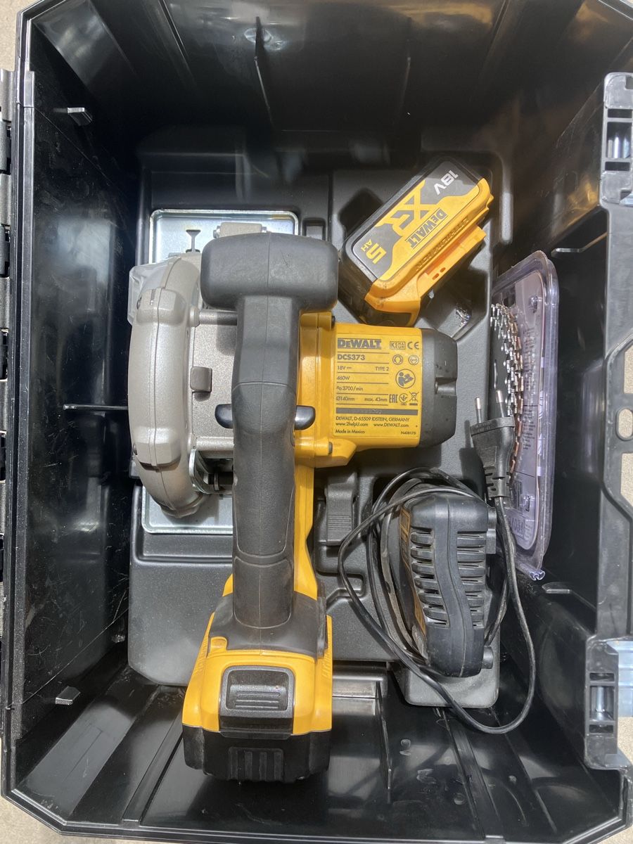 Dewalt Seghe: Metallhandkreissäge Dewalt – Usato da Flühli LU venduto da Mansiber 1
