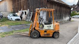 TCM FG15 Gabelstapler 1.5t 3m Benzin Seitenschieber