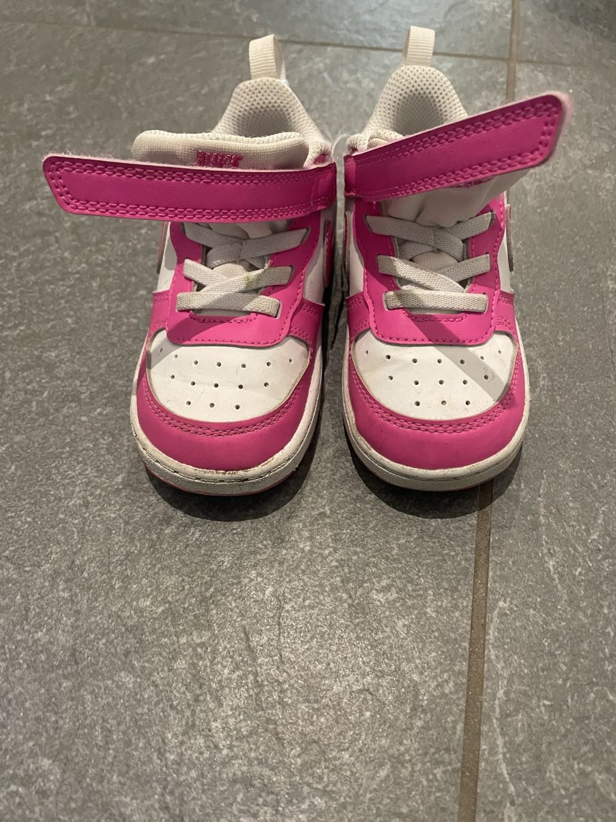Nike Scarpe per ragazze: Nike Schuhe No.25 neu – Nuovo (secondo la descrizione) da Zürich venduto da minadn82 1