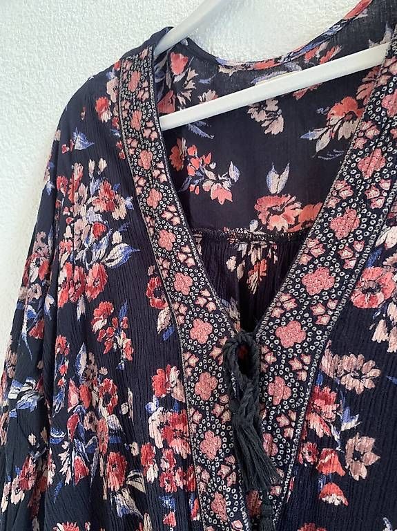 Hollister Camicette: Bluse mit Blumenmuster (Hollister, Grösse M) – Usato da Zürich venduto da nic_l9gv 1