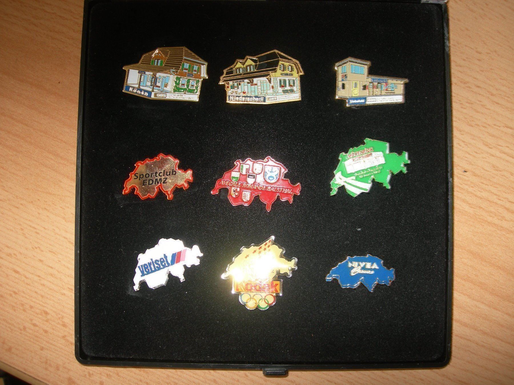 Placchette & Badge: 9 Pins – Nuovo (secondo la descrizione) da Schwarzenburg venduto da lore09