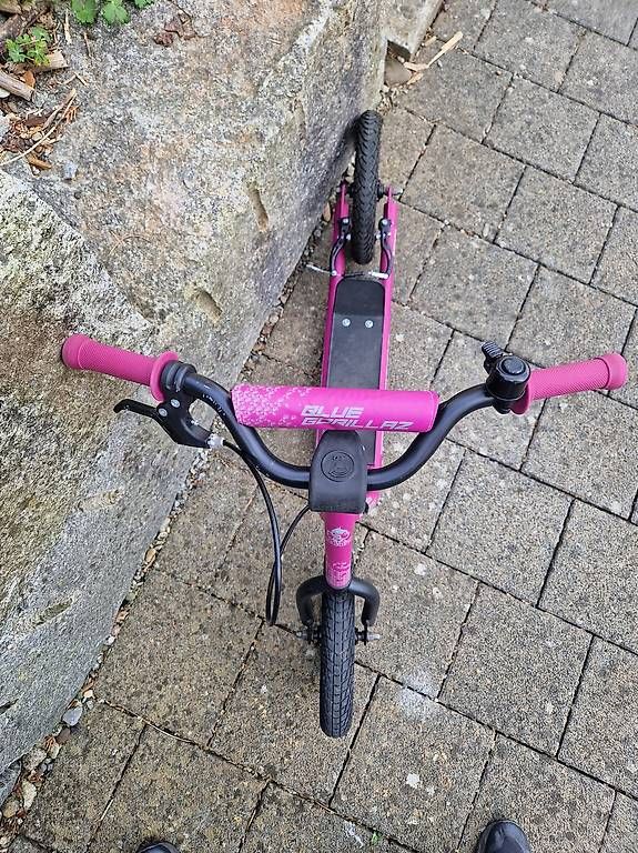 Kickboard: Trottinett, Scooter, Blue Gorillaz Luftroller – Usato da Muhen venduto da Solene4 2
