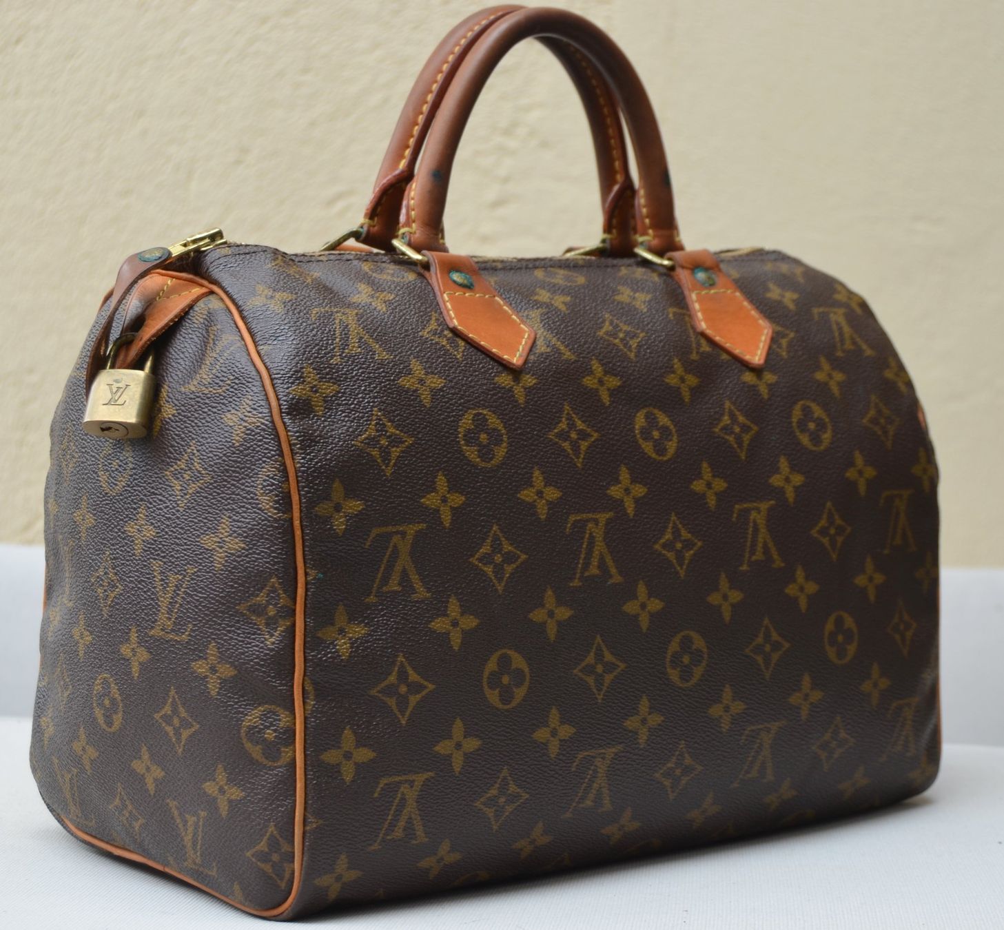 Louis Vuitton Taschen für Damen: Louis Vuitton Speedy 30 – Gebraucht aus Collonges von Auganien