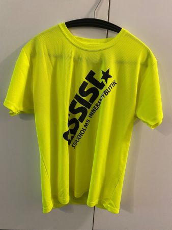 Assist T-Shirt Neongelb, neuwertig, Grösse M