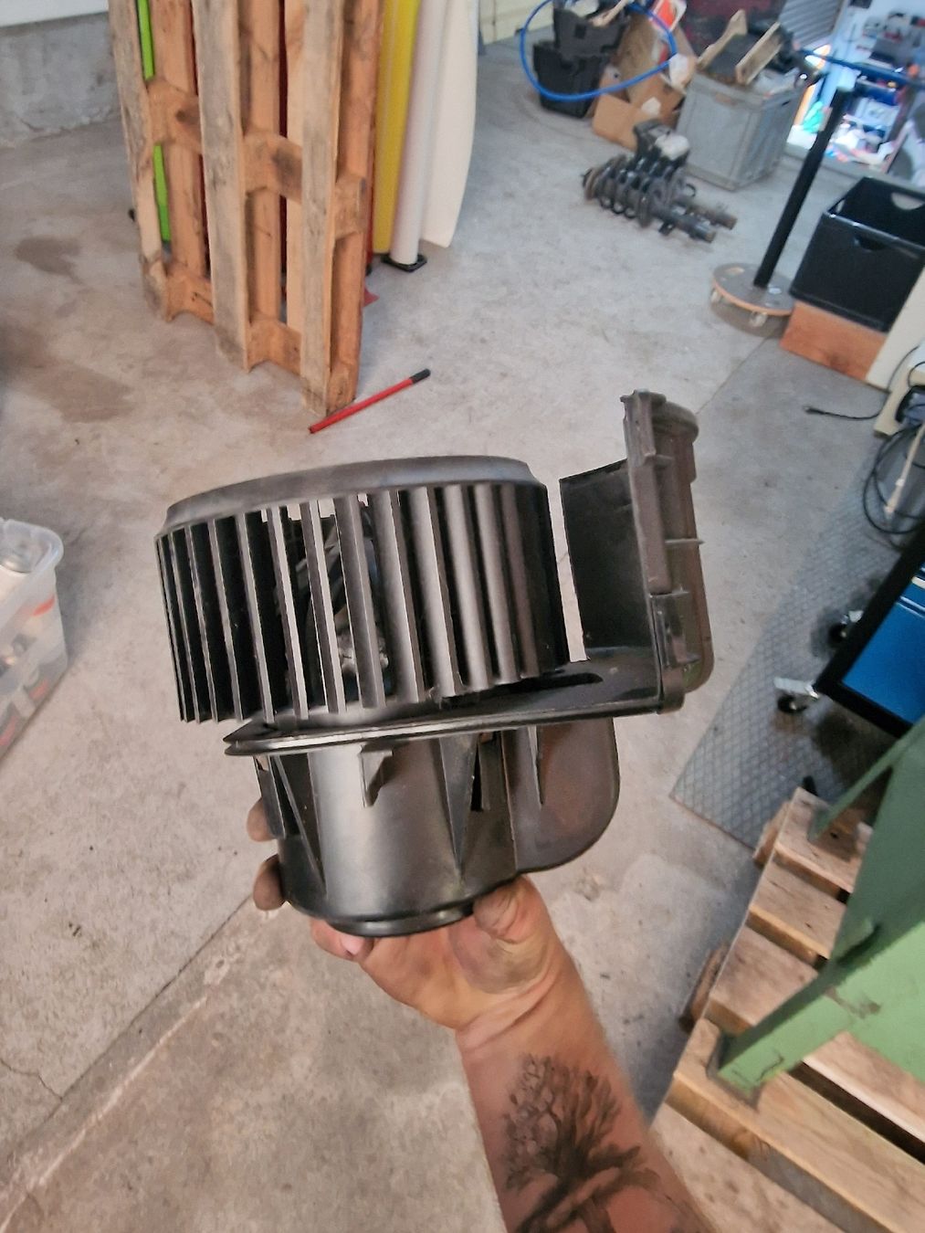 Alle Autoersatzteile: Lüftermotor für VW T5 – Gebraucht aus Mols von L.M.123 2