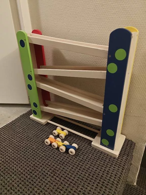 Spielzeuge: Murmelbahn mit Autos – Gebraucht aus Zürich von ValeValente