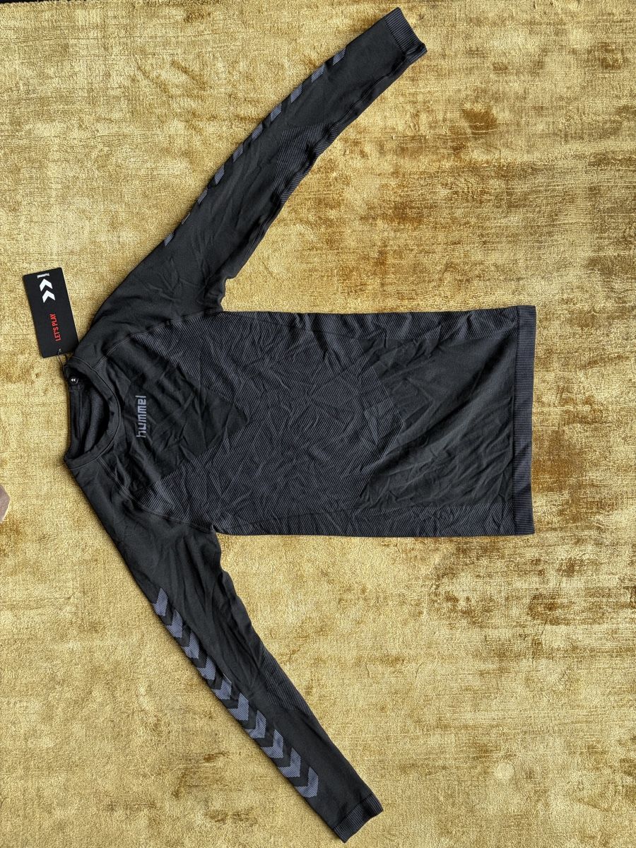Hummel T-Shirts: Baselayer Hummel Langarm – Neu und originalverpackt aus Brugg AG von vrooom