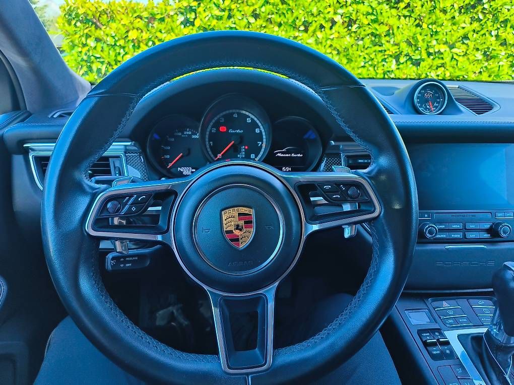 Porsche Automobili: Porsche Macan Turbo 3.6 400CV – Usato da Collombey venduto da Carlos-Gomes 3
