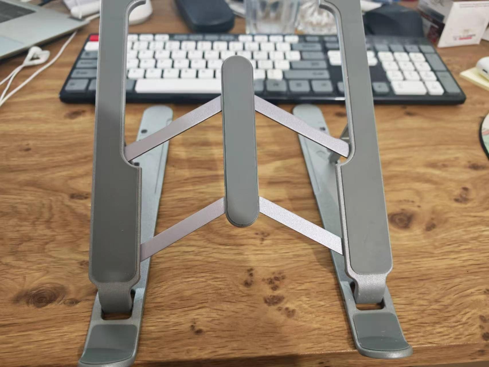 Altro in Decorazioni & Accessori: Verstellbarer Laptop-Ständer / Notebook-Ständer – grau – Usato da Dübendorf venduto da han_n5ph