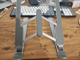 Verstellbarer Laptop-Ständer / Notebook-Ständer – grau