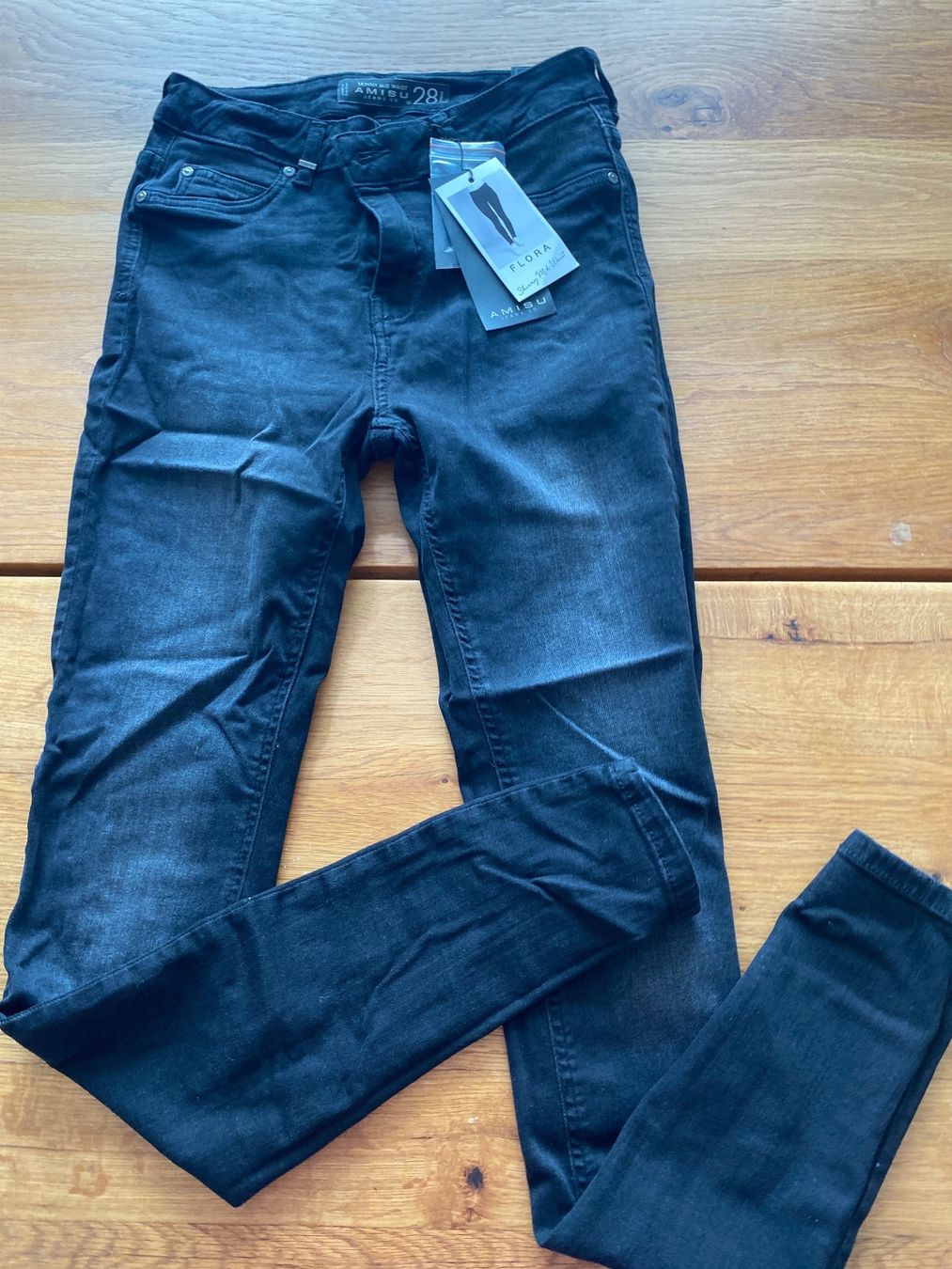 Jeans: Jeans NEU gr28 – Gebraucht aus Selzach von 02nunafizz